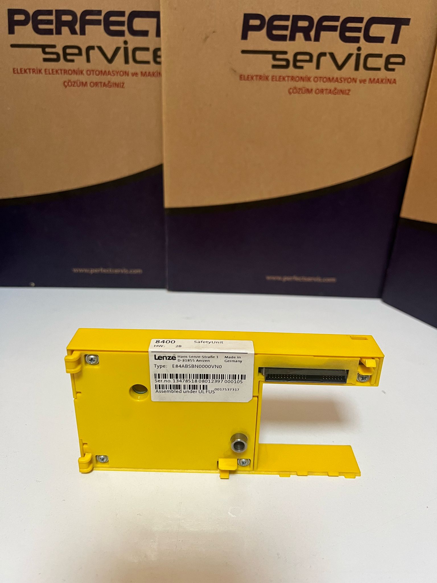 Lenze E84ABSBN0000VN0 Güvenlik Modülü – 8400 Serisi