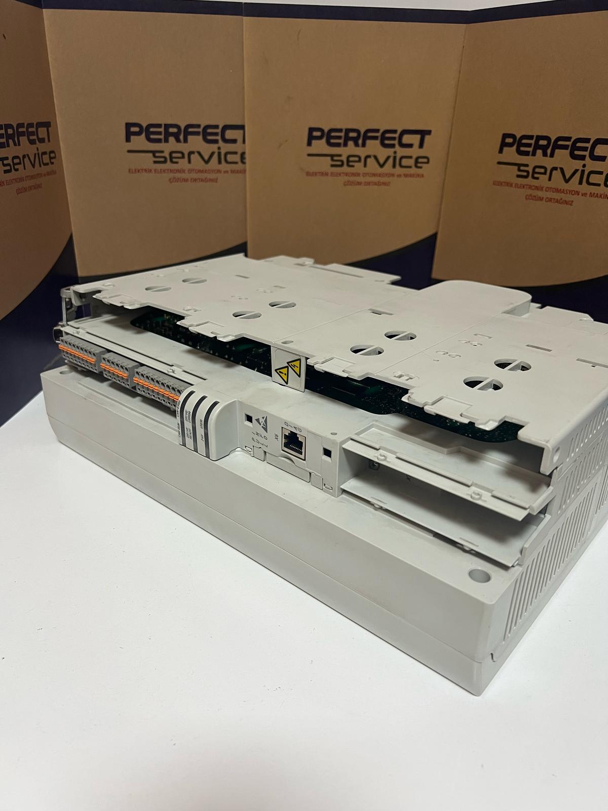 Lenze 9400 HighLine E94ASHE0134 Servo Sürücü – 3.4 kW, 480 V
