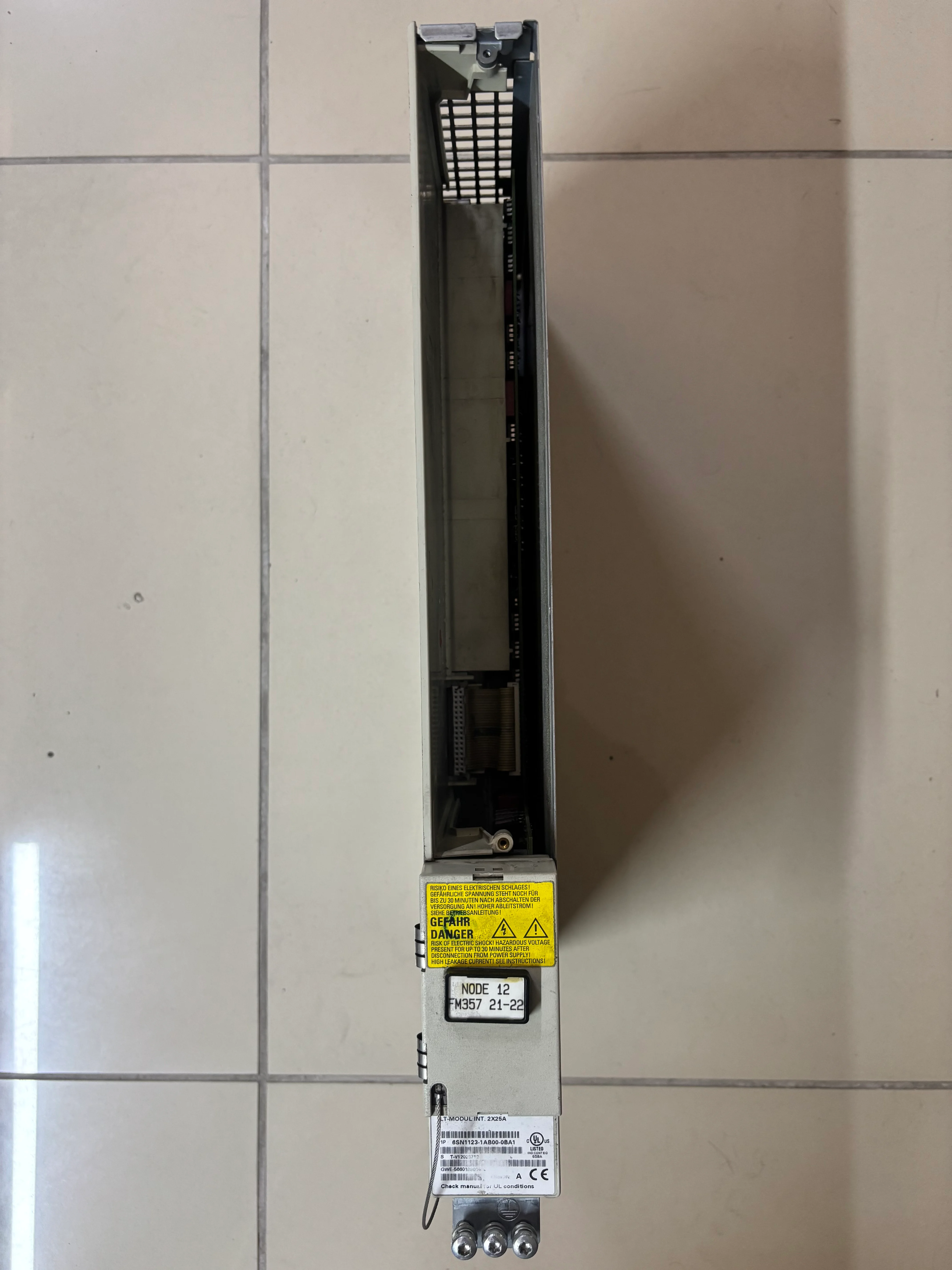 Ürün resmi: Siemens 6SN1123-1AB00-0BA1 Simodrive Sürücü Modülü