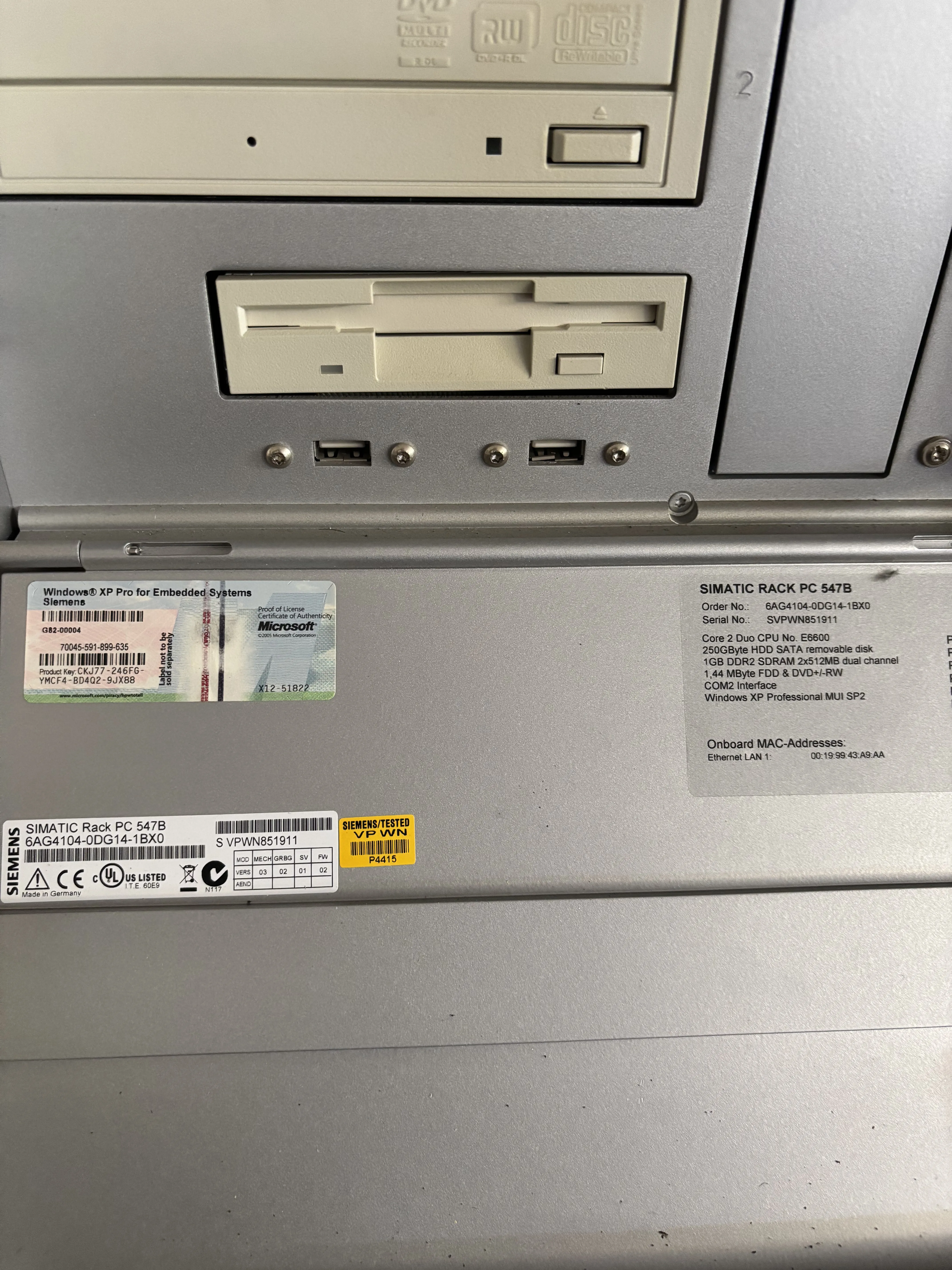 Siemens SIMATIC IPC547B Rack | PC 6AG4104-0DG14-1BX0 thumbnail