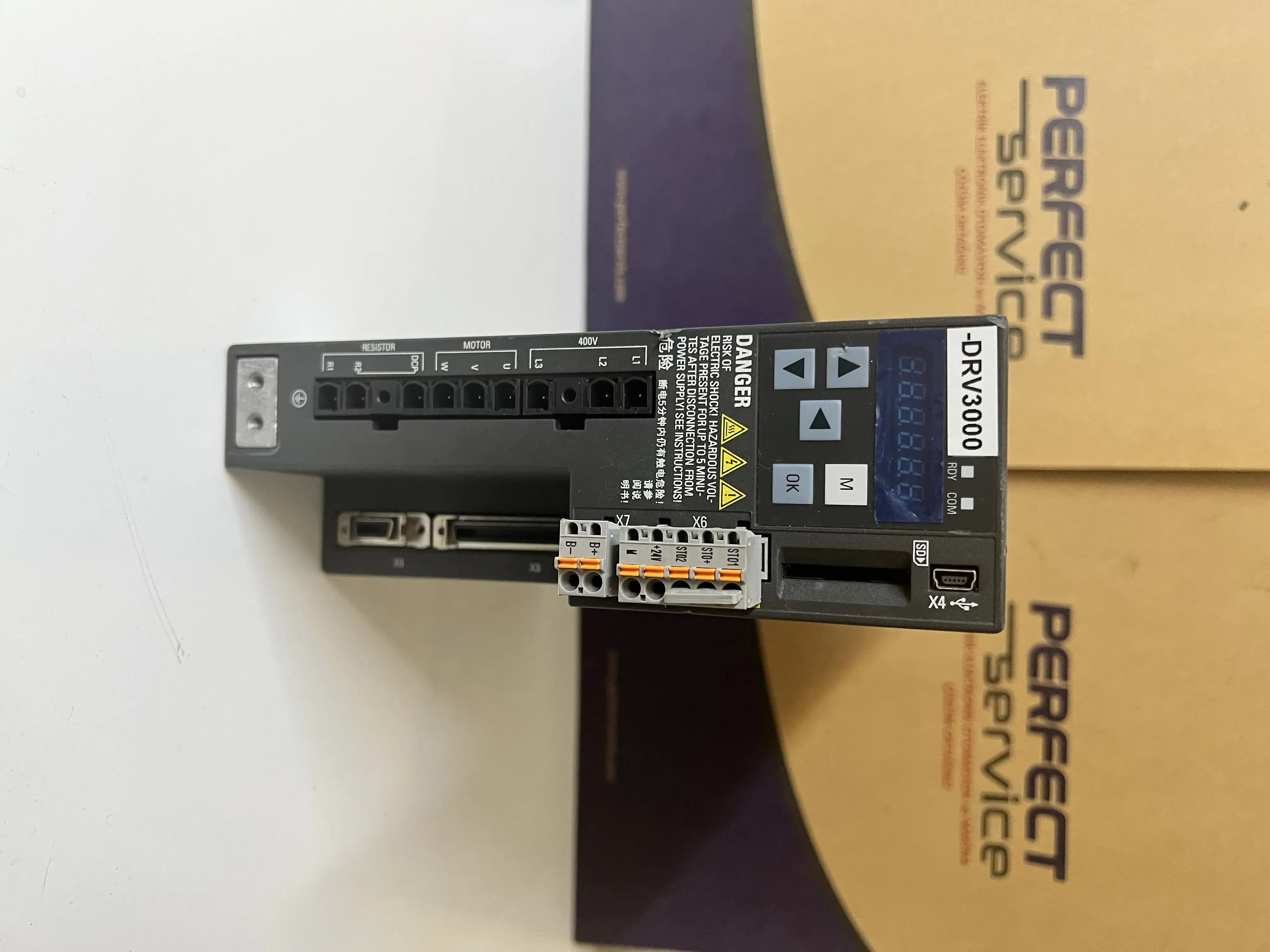Siemens 6SL3210-5FE10-4UA0 SINAMICS V90 Servo Sürücü (0.4 kW)