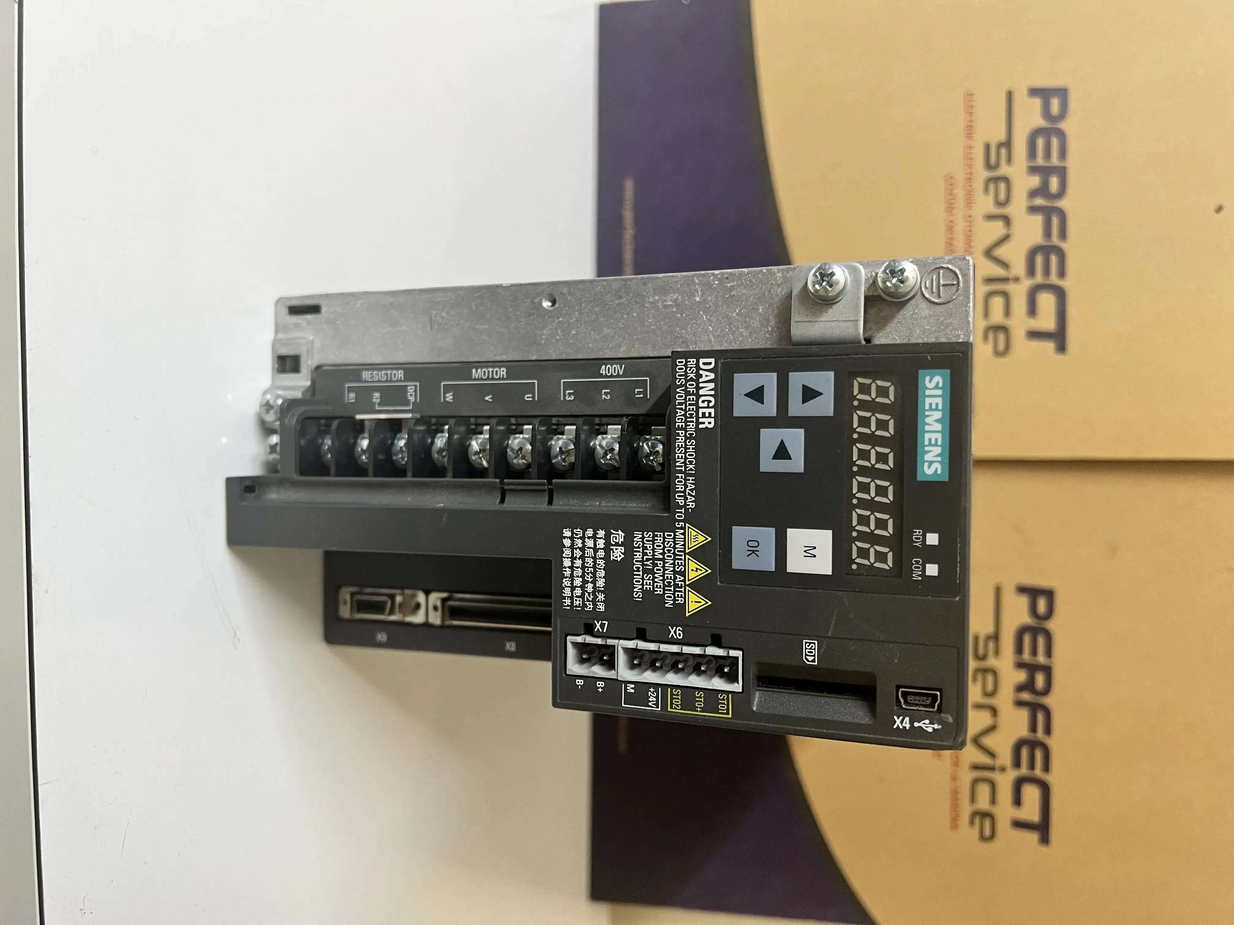 Siemens 6SL3210-5FE11-5UA0 SINAMICS V90 Servo Sürücü (1.5 kW)