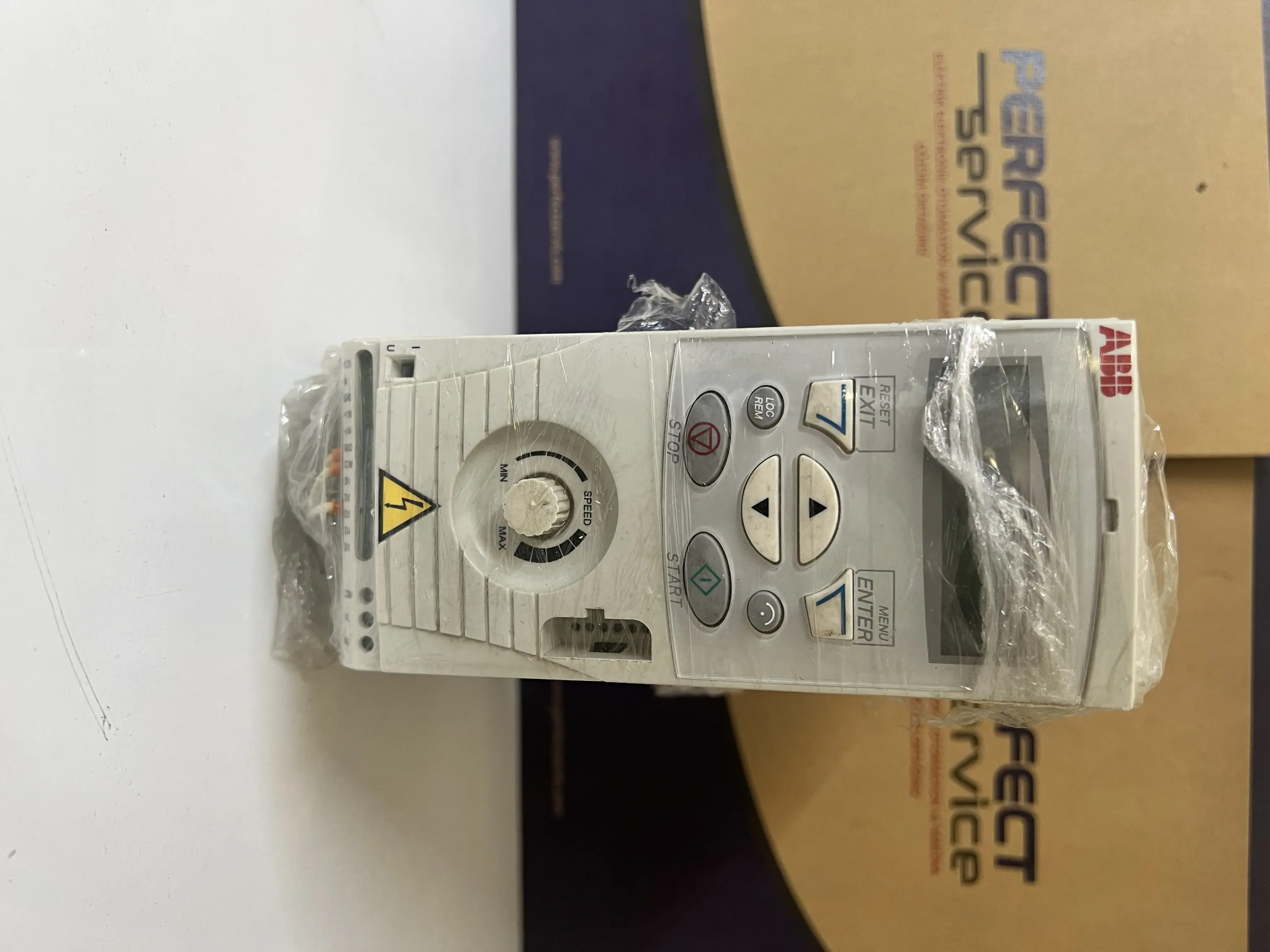 ABB ACS150-01E-02A4-2 Frekans İnverteri (0.37 kW)