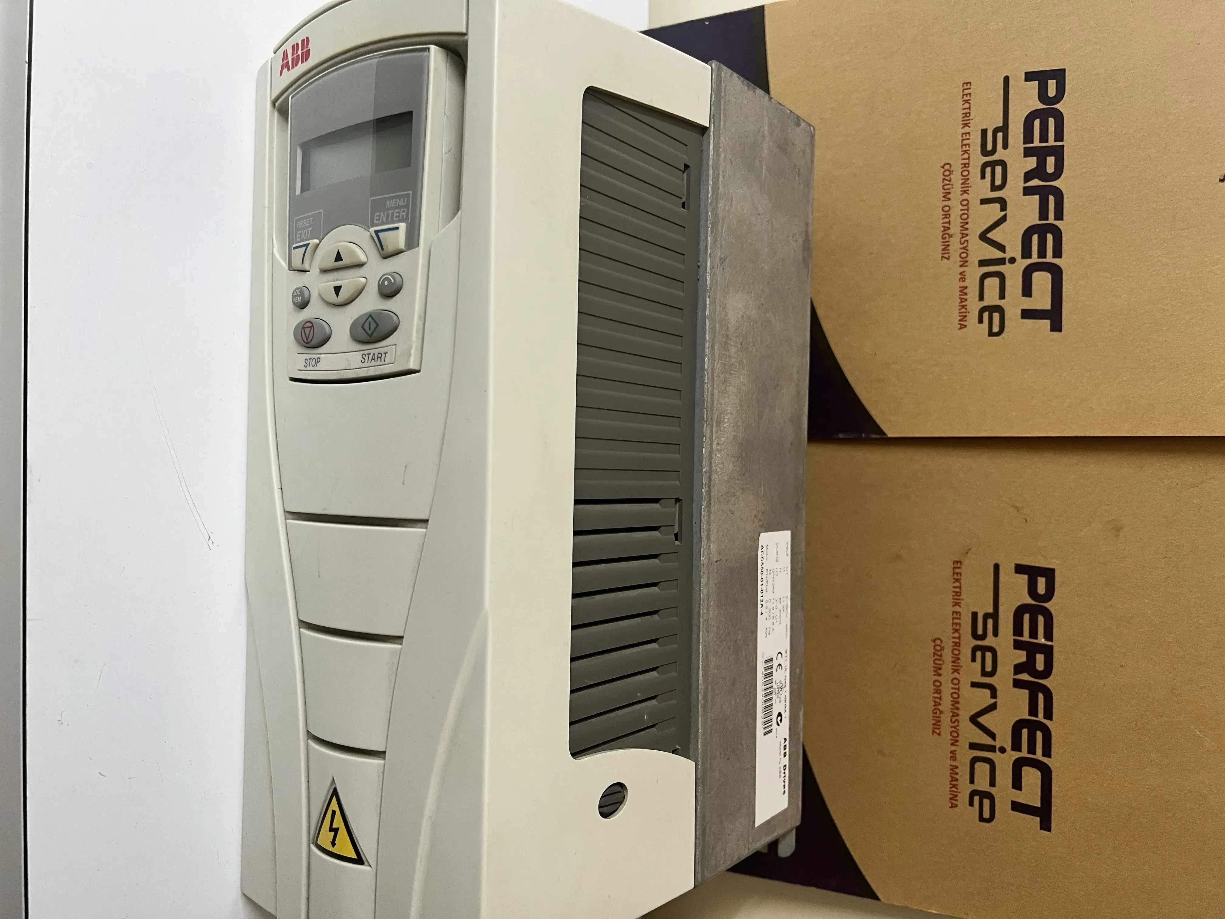 ABB ACS550-01-012A-4 Frekans İnverteri (5.5 kW)
