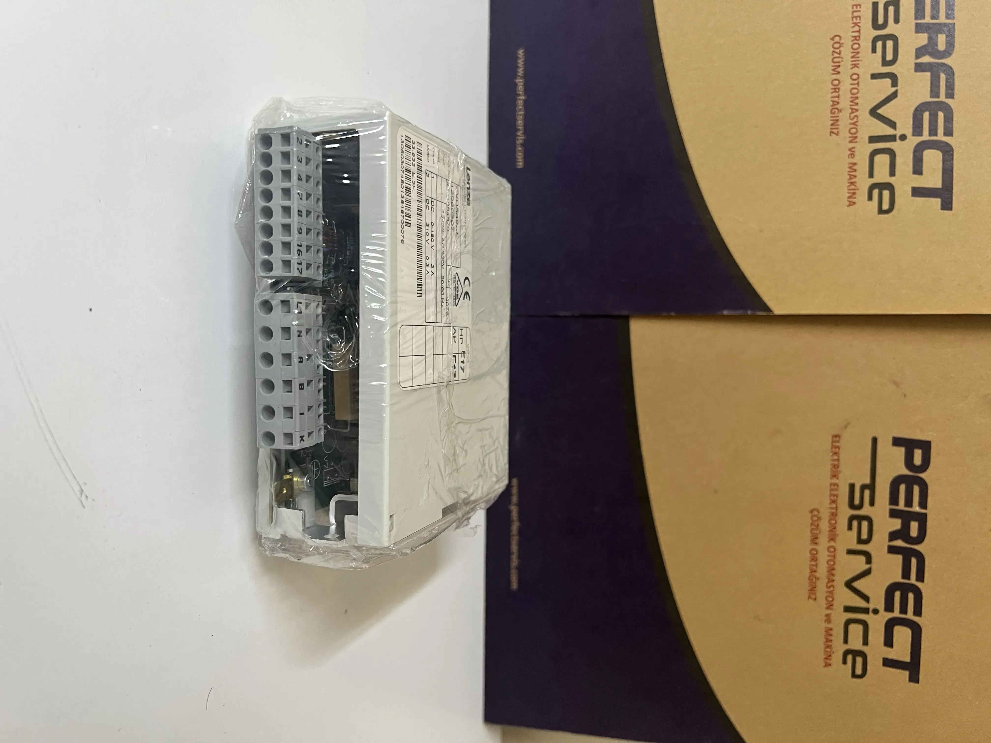 Lenze EVD532-E 8200 Vector Frekans İnverteri (5.5 kW)